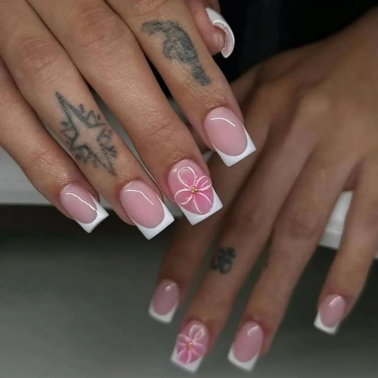 Romantic French White Nude Pink Gradient Chic Varied Short Fake Nails Art False Nails Charming Tip Press on Nails Manicure Tools